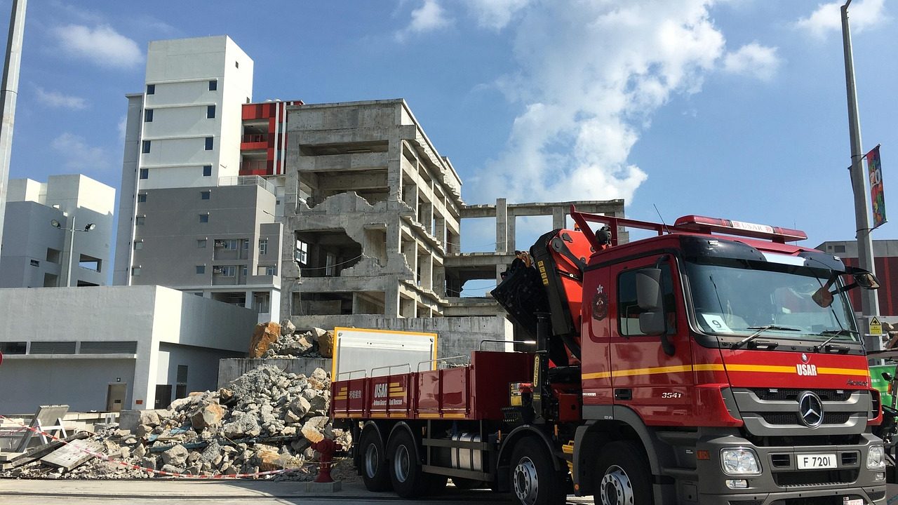 Masyarakat Terlibat dalam Sosialisasi Dinas Damkar di Jembatan